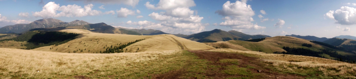 Panoramatický snímek z vrcholu Batrana Panoramatický snímek z vrcholu Batrana