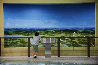 250 kilometrů dlouhý a 4 kilometry široký pás, Jižní korea