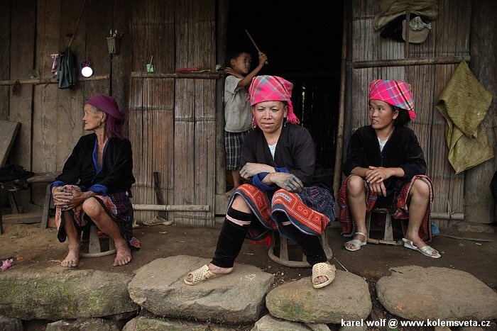 Černí Hmongové z oblasti Lai Chau, Vietnam Černí Hmongové z oblasti Lai Chau, Vietnam