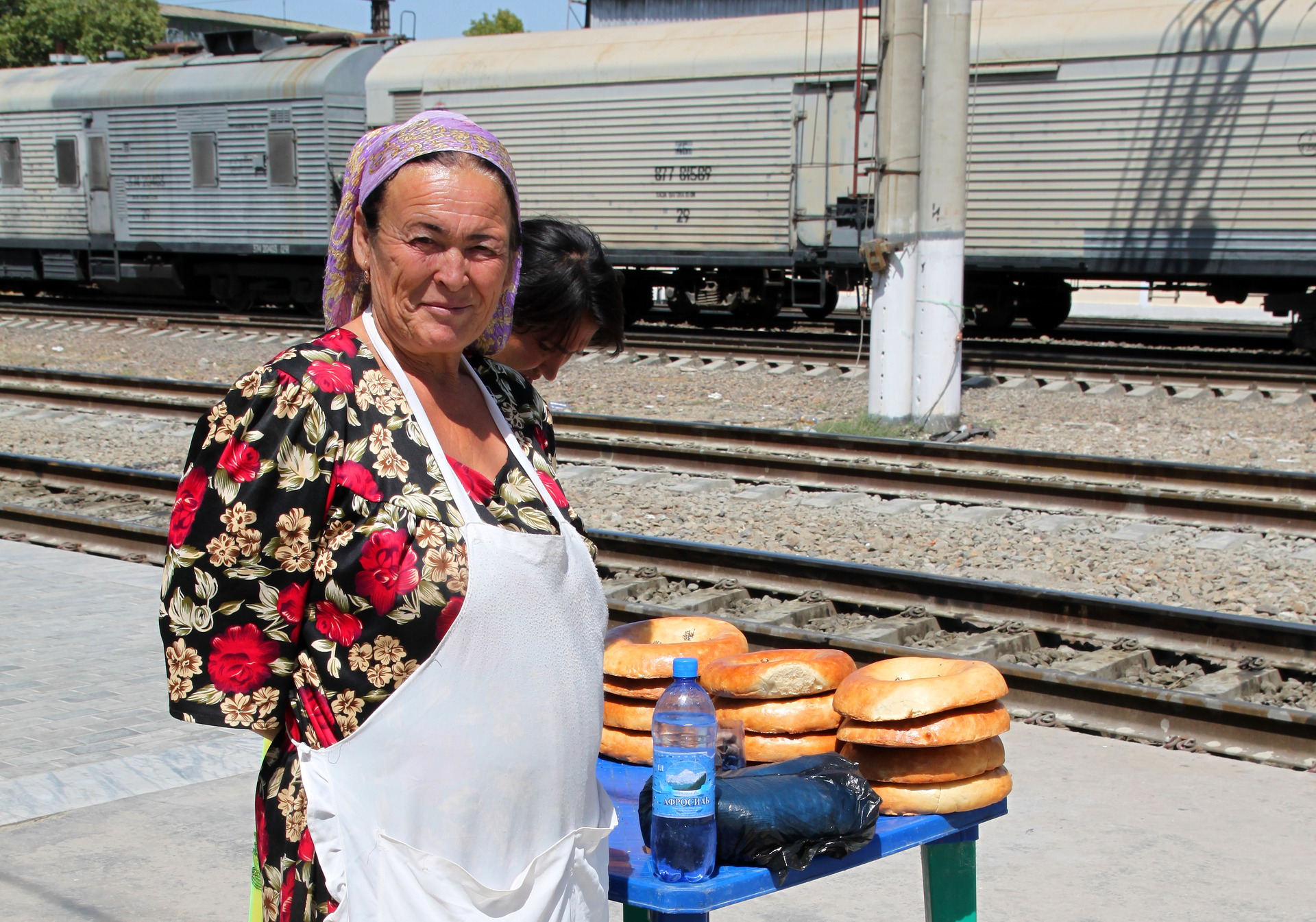 Prodavačka chleba, Uzbekistán Prodavačka chleba, Uzbekistán