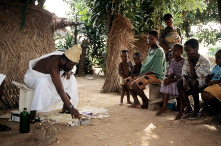 Fetiš je velká hrouda uplácaná z hlíny, Ghana