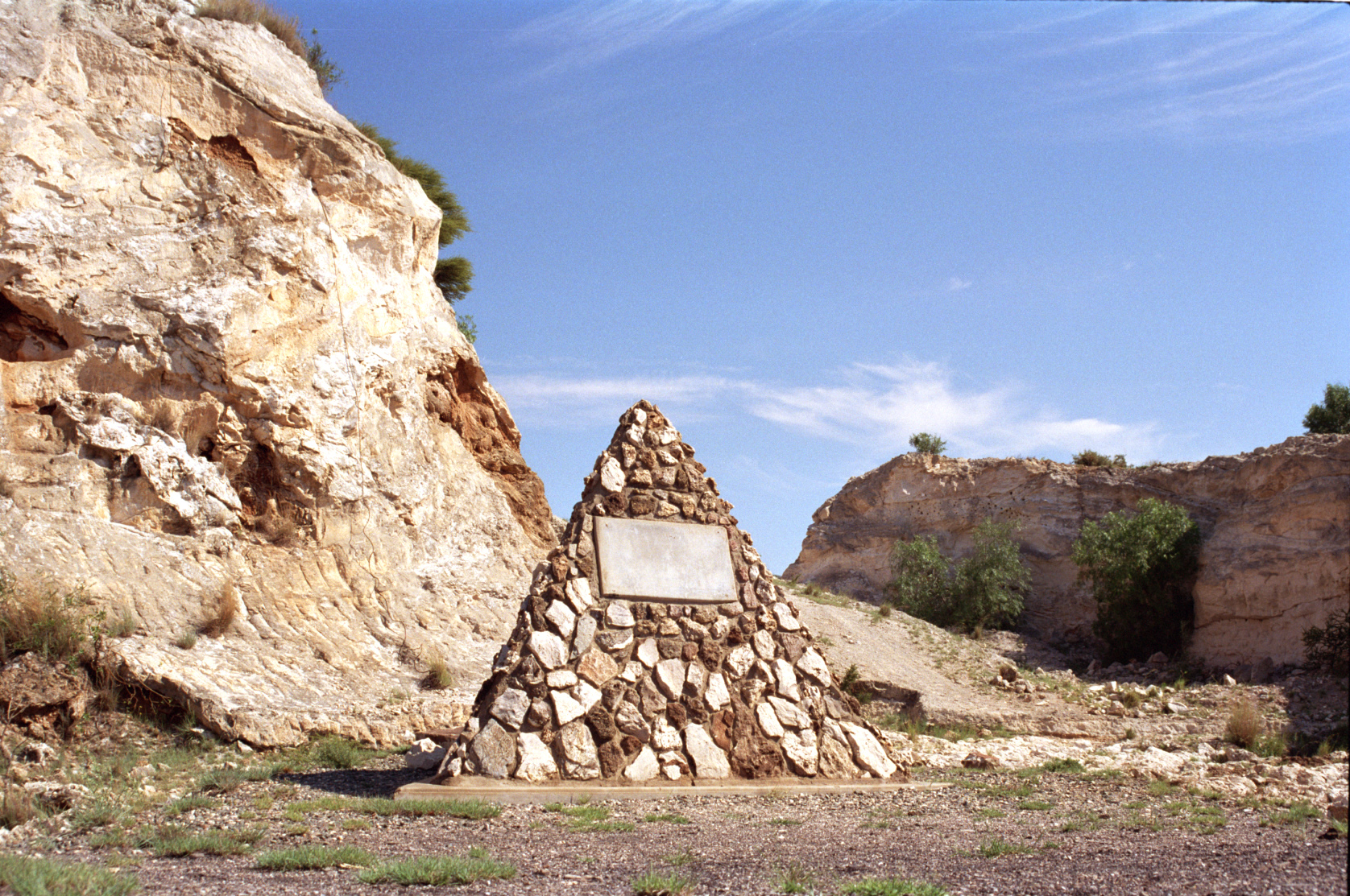 Taung monument