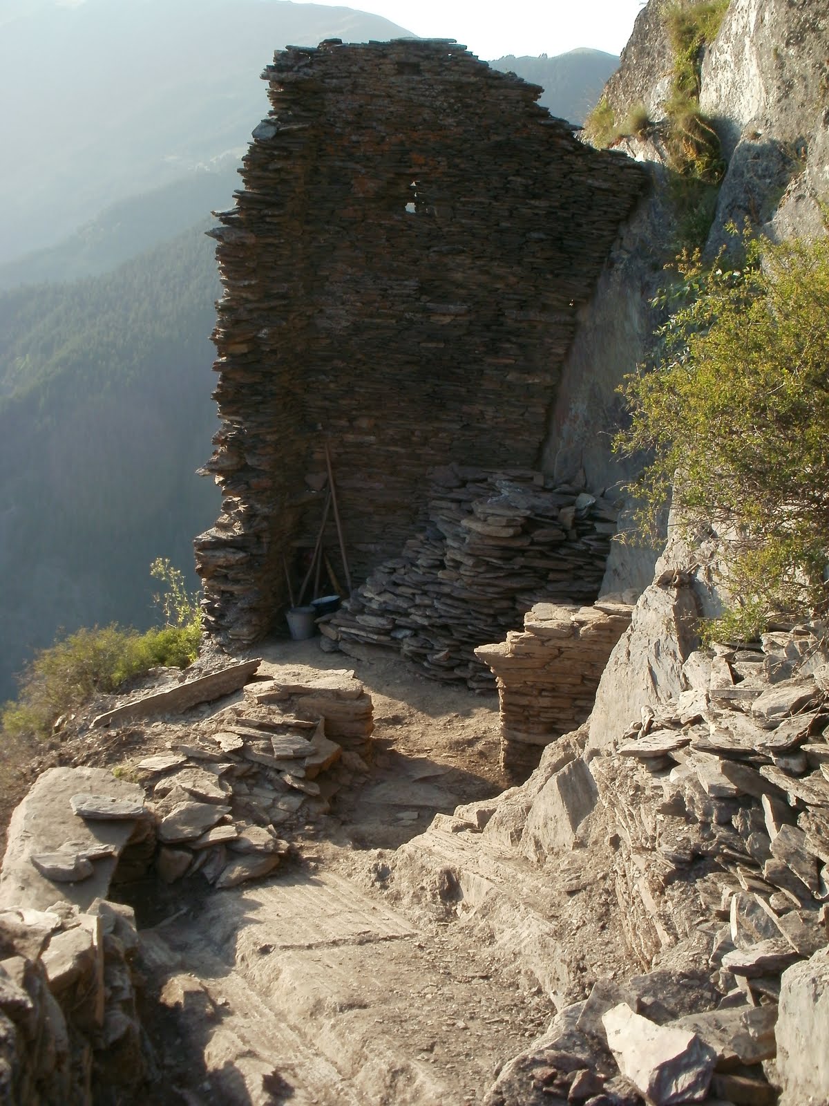Postranní věž začištěná