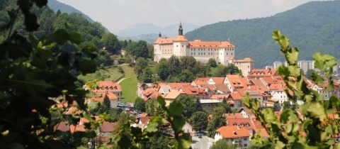 Slovinska, na. ret a seznamování s horaly v úplně nacpané chatě.