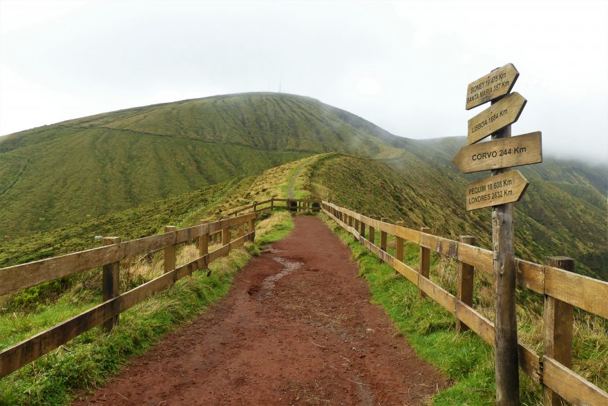 Pohled na Cabeço Gordo u kráteru Caldeira, Faial