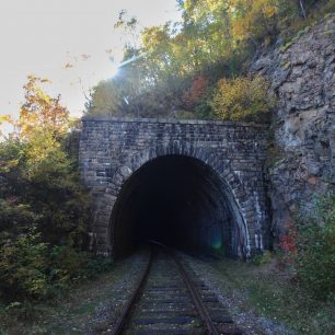 Jeden z tunelů na železnici vedoucí podél jezera Bajkal
