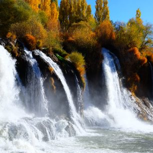 Muradijské vodopády jsou podzimní oázou.