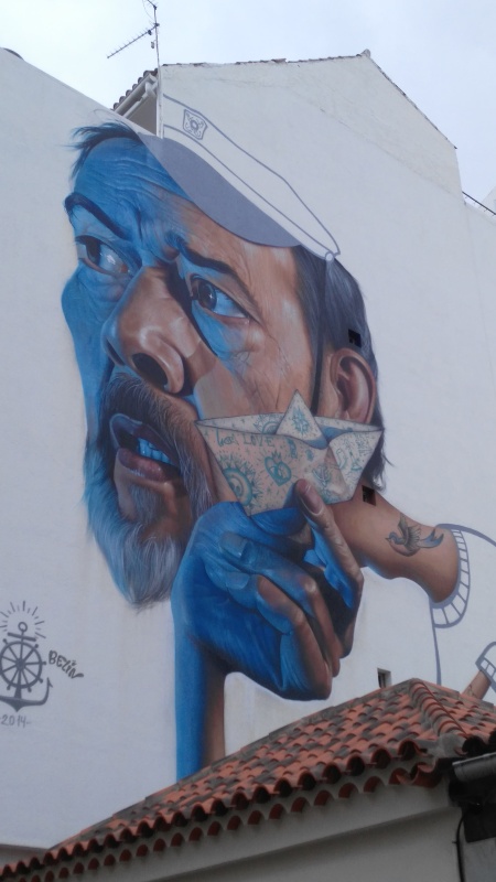 Věčné mládí je krásná nástěnná malba představují námořníka, jež se dívá směrem k moři, v ruce svírá papírovou lodičku a sní o dálkách. Autor, ač samouk, vystupující pod přezdívkou Belin, patří mezi nevyhledávanější street artové umělce.