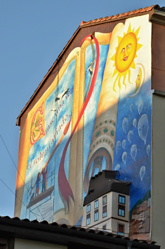 Byli jednou jedni dobrovolníci. Tak se jmenuje mural na počest dobrovolníků, kteří se snaží o zlepšení města a života v něm, a bez kterých by tyto a mnoho dalších nástěnných maleb ve městě nikdy nevznikly. Představuje kroniku města. Poprvé zde byla použita technika malování na pásy netkané látky Polytab, která se pak nalepila na opravenou fasádu. Výhodou této techniky je, že se malba mohla provést v ateliéru, tedy bez lešení, a mohli se tak účastnit i lidé s fyzickým handicapem.