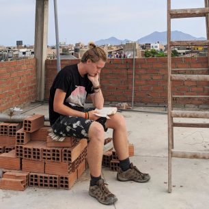 Útěk do světa literatury, v začátcích karantény v Chimbote_