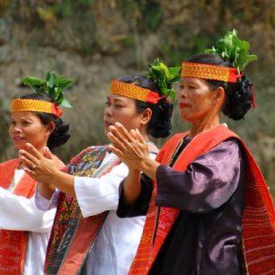Tradiční kostýmy Sumatry