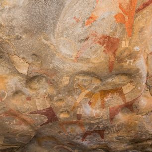 Skalní malby Laas Geel staré minimálně 6000 let.
