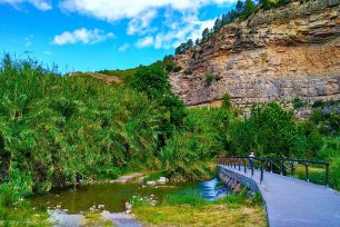 Most přes řeku Machón na trase z vesnice Montanejos. Zdroj: https://es.wikiloc.com/