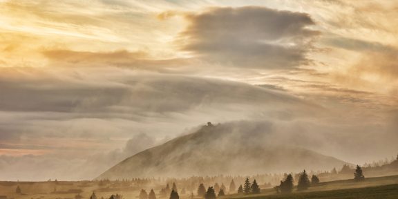 Za východem slunce na Sněžku vyrazily i letos stovky dobrodruhů