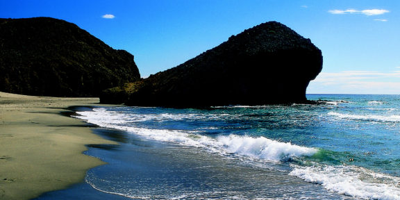Cabo de Gata-Nijar: krajina kopců, vylidněných pláží a solných lagun
