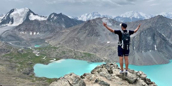 Kyrgyzstán: Zemí hor, jezer, pastvin a jurt