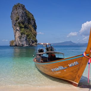 Tradiční long tail boat, ostrov Poda Island, Thajsko, Foto: David Hainall