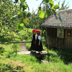 Wolfach, tradiční klobouk nezadaných dívek Bollenhut, Schwarzwald, Bádensko-Württembersko, Foto Schwarzwald Tourismus