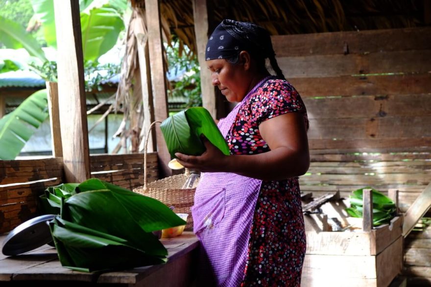 Návštěva kmene Bri Bri, příprava jídla, Kostarika, Foto: Petr Štětina