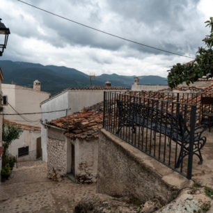Malebné městečko Hornos, vystavěné na strmém útesu, Sierras de Cazorla, Andalusie, autor: Michal Kroužel