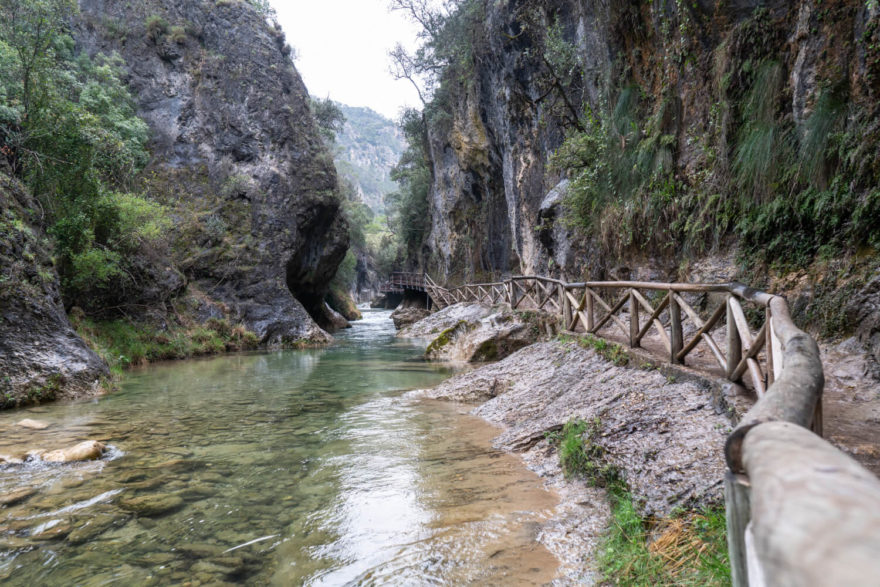 Podél řeky Borosa je lehká krásná cesta pro všechny věkové i výkonnostní kategorie cestovatelů, Sierras de Cazorla, Andalusie, autor: Michal Kroužel