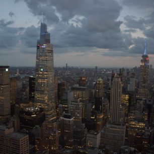 Pohled na Manhattan z Rockefellerova centra, po pravé straně Empire State Building, New York, USA, autor: Jakub Kapoun