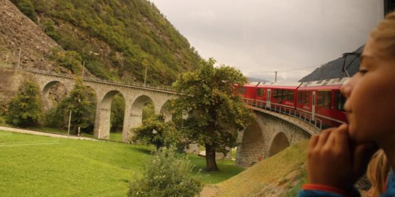 Rhétskou dráhou po Graubündenu nejen s dětmi