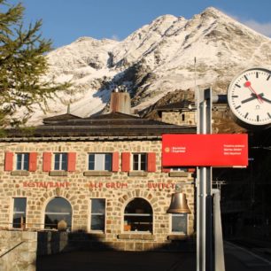 Nádraží s restaurací a hotelem na Alp Grüm, Švýcarsko, autor: Petra Greifová