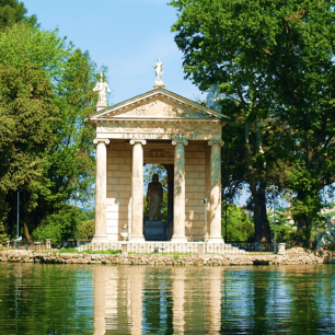 Asklepiův pavilon v zahradách vily Borghese