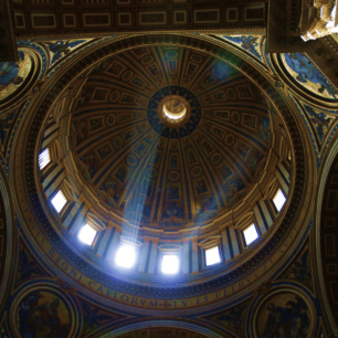 Michelangelova kupole Svatopetrské baziliky
