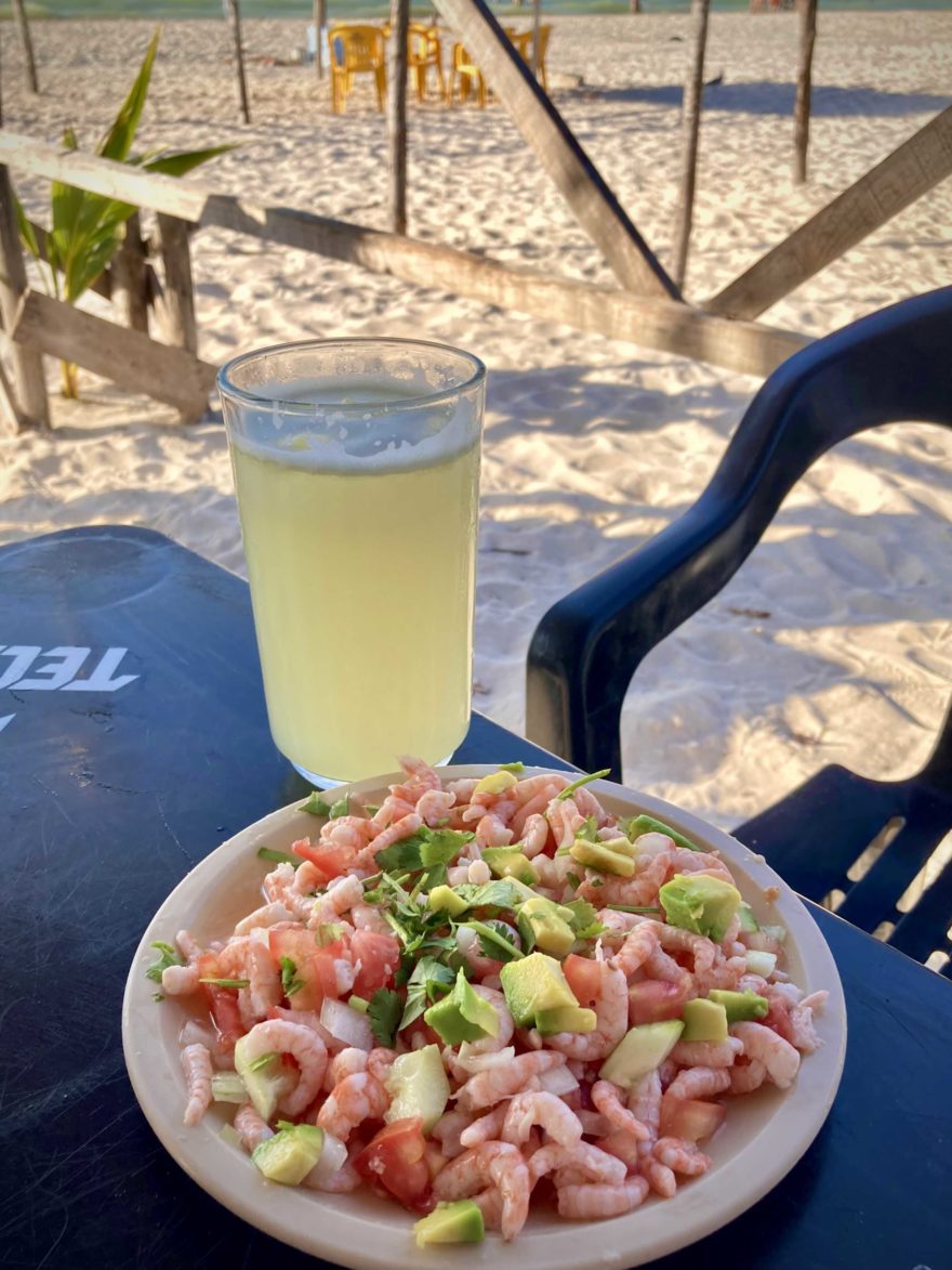 Ceviche přimo na pláži