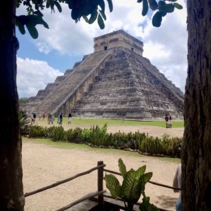 Chichén Itzá, Yucatán. Pyramida boha Kukulkána