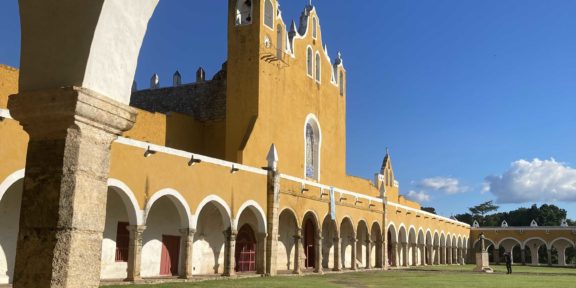 Mexiko Milana Kulhánka: katolické srdce Yucatánu Izamal