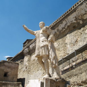 Herculaneum bylo vyhrabáno z 6 metrové vrstvy popela