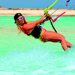 Zkusit tu můžete i kitesurfing, ostrov Sal, Kapverdy, autor: Blue Style