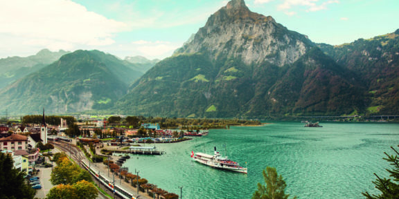 Grand Train Tour of Switzerland s Rogerem Federerem