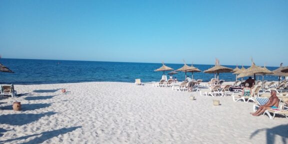 Hele podívej, estébácká banka!