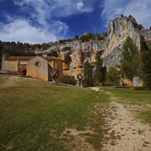 Kaňon del Rio Lobos y Ermita de San Bartolome, Soria