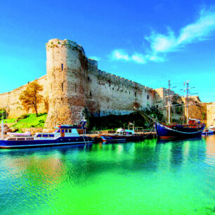 Kyrenia, pohled na hradby, Severní Kypr, autor: Shutterstock