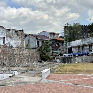 Začátek opravené staré části Panama City