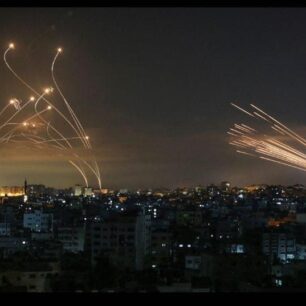 Rakety Hamasu letící na Tel Aviv v květnu 2021