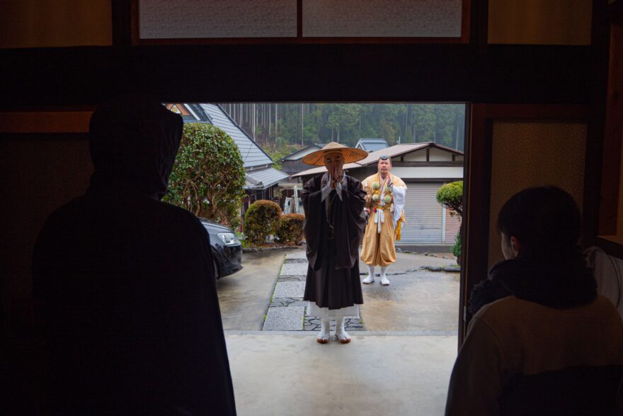 Novoroční žehnání domů v Óhaře