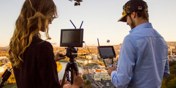 Jak s DRONEM při cestování – praktické rady, tipy a legislativa, Vojtěch Bauer a Eva Milerová