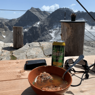 Radler a polévka na Rojacherhütte (2718 m)
