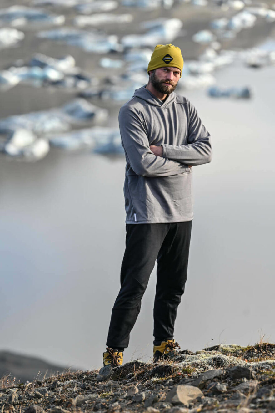 Praktická a pohodlná mikina Sensor Merino Upper Traveller se hodí na cesty i pro volný čas.