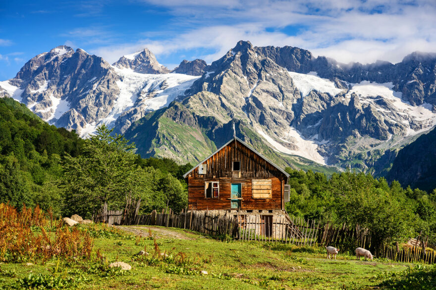 „Alpské“ údolí Gona v lesnatém a málo objeveném kraji Rača. Foto: Pavel Svoboda
