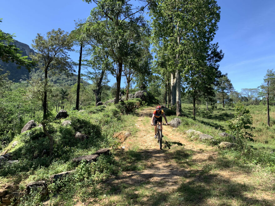 Šrí Lankou na kole. Foto: Jarda Lhota