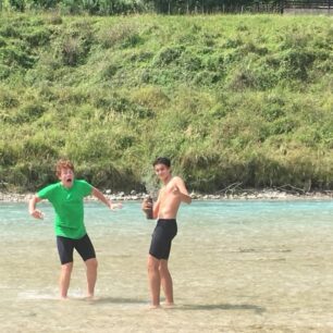 Typická sprcha na cestě