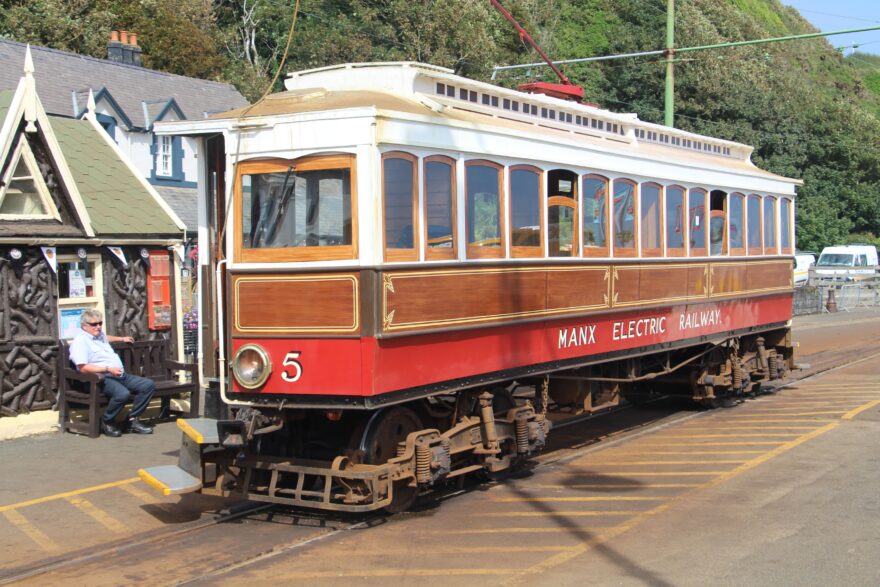 130 let stará elektrická tramvaj propojuje Ramsey s hlavním městem