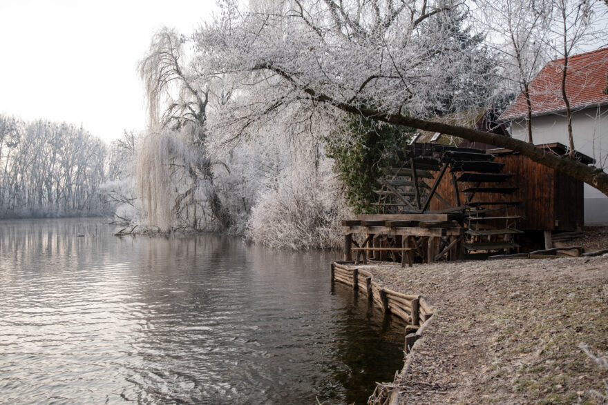 Zamrznutá krajina Žitného ostrova. Najväčší európsky riečny ostrov sa nachádza na juhozápade Slovenska